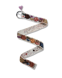 Natürlich gefärbte Gürtel