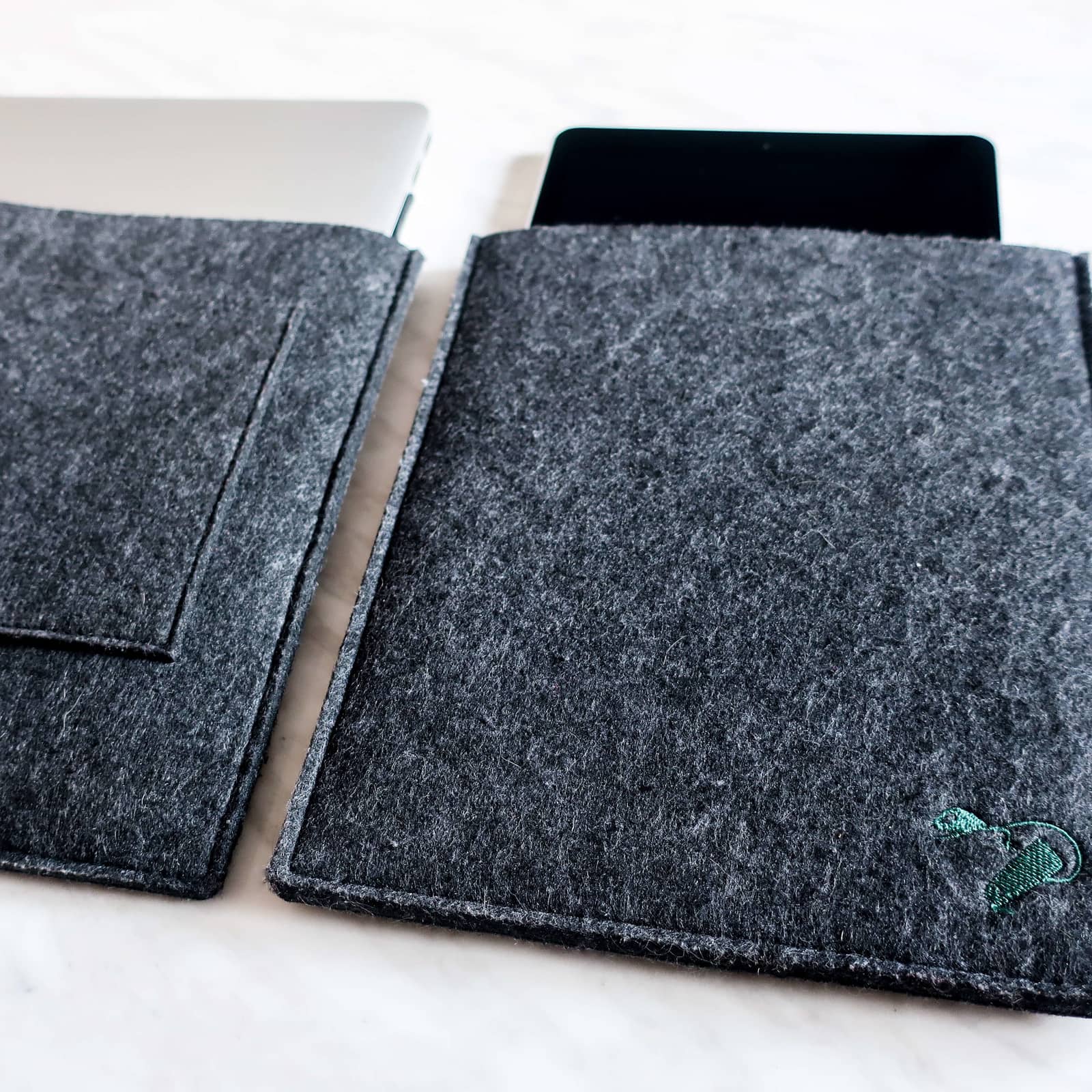 Filzhülle für Tablets Business - Dunkelgrau