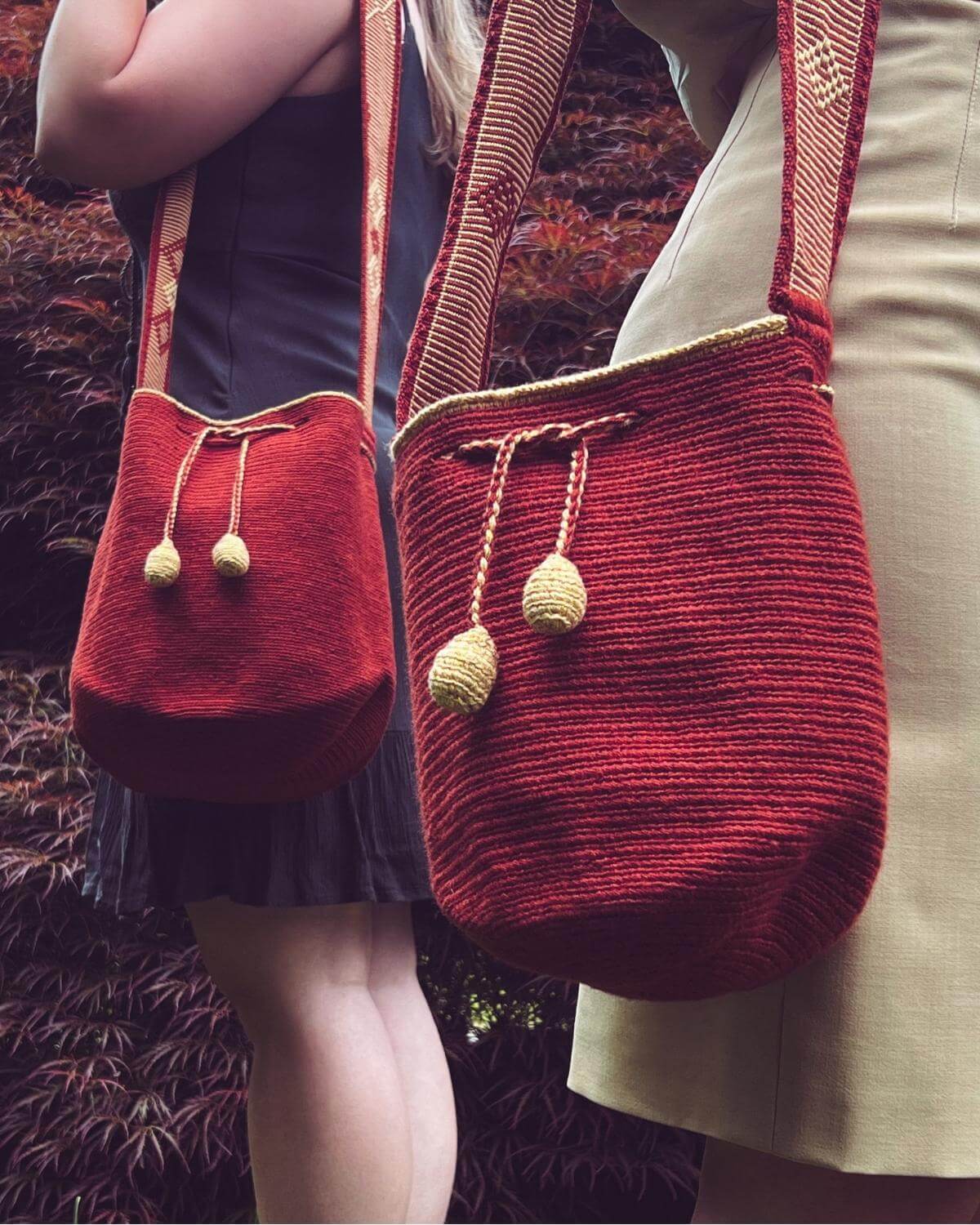 Bolso Wayuu Rojo Óxido/Dorado - Mediano